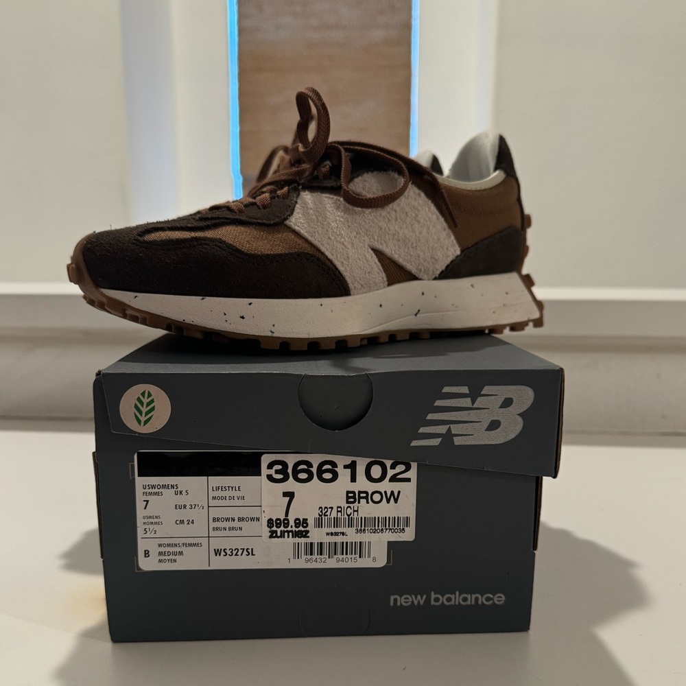 New Balance 327 size 7 women